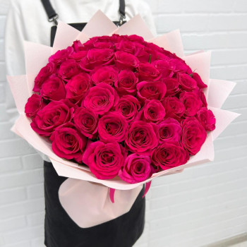 Букет малиновая розовая роза 51 штук